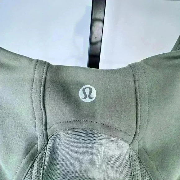 Lululemon Women's Mesh Paneled Training Shelf Tank Top Size 4 Army Green - Picture 3 of 5